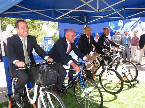 Políticos en bici