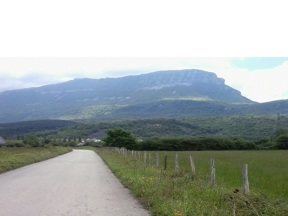 Vista del monte Beriain (San Donato) desde la zona inicial de la carrera