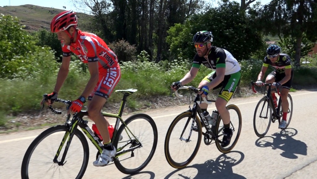David (Esteve), Iñaki (Australia) y Mario (Discobolo). Foto: Ángel (Club Venteño de Ciclismo)