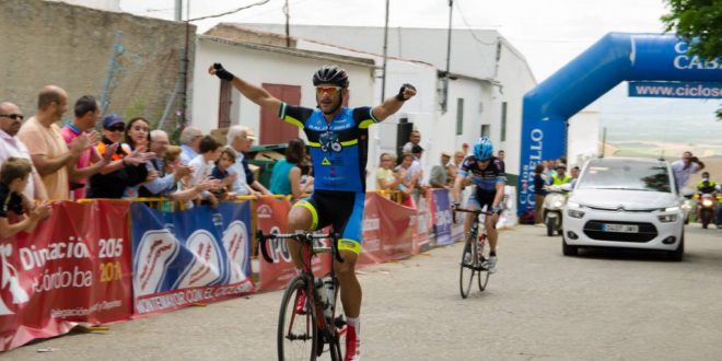 Llegada del vencedor. Foto: Peña Ciclista Montemayor
